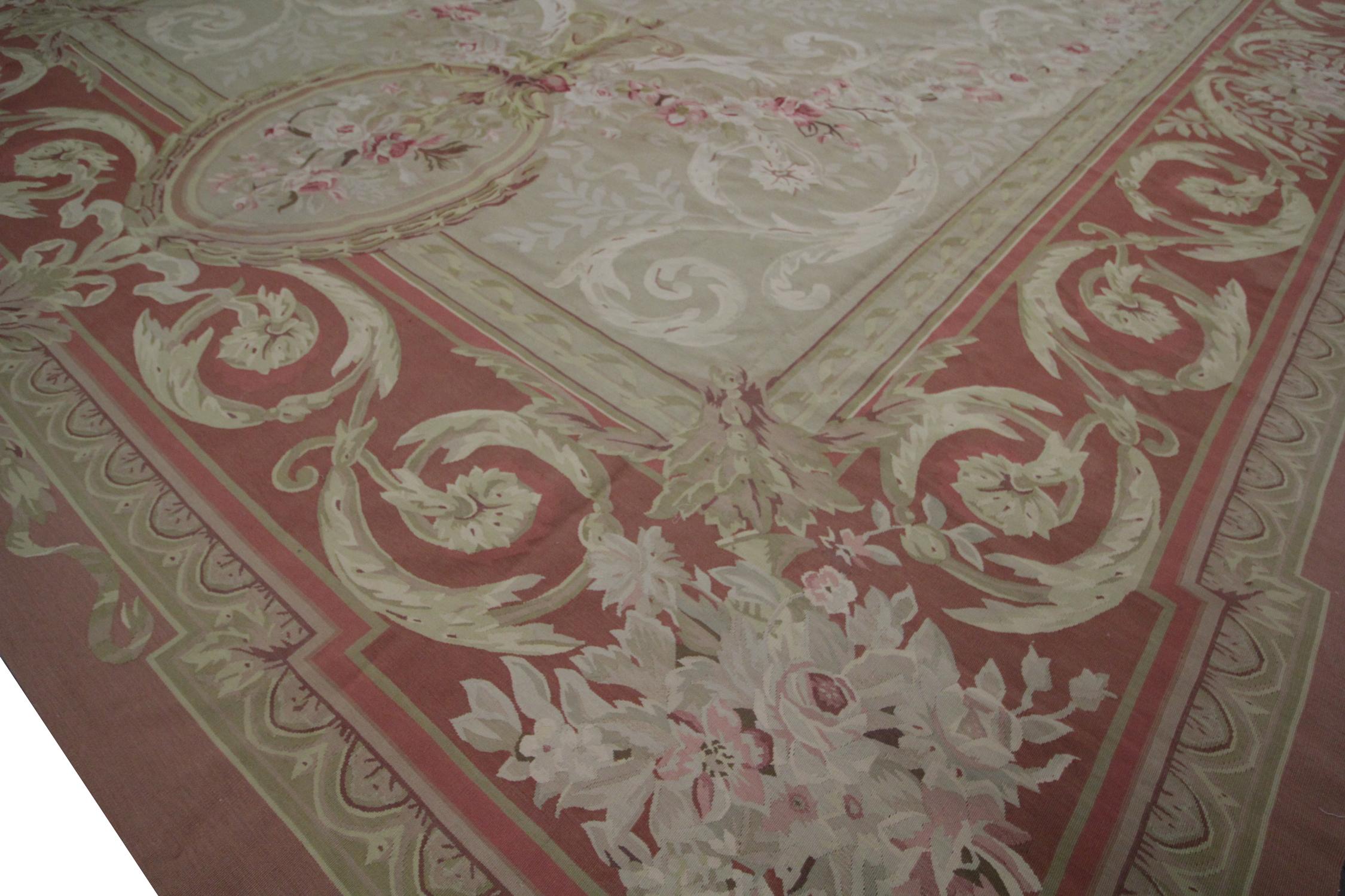 Handgefertigter Teppich im Aubusson-Stil, extra großer Wandteppich aus traditioneller Wolle (20. Jahrhundert) im Angebot