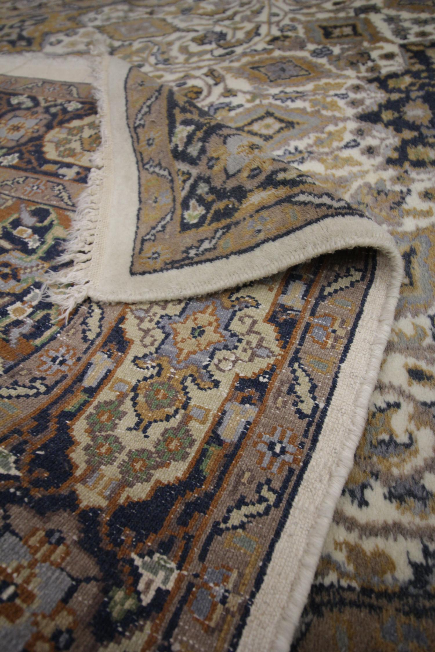 Pakistani Handmade Carpet, Vintage Living Room Rug, 1970 Floral Oriental Rugs for Sale For Sale