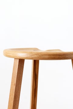 Tabouret de comptoir en bois sculpté fait main