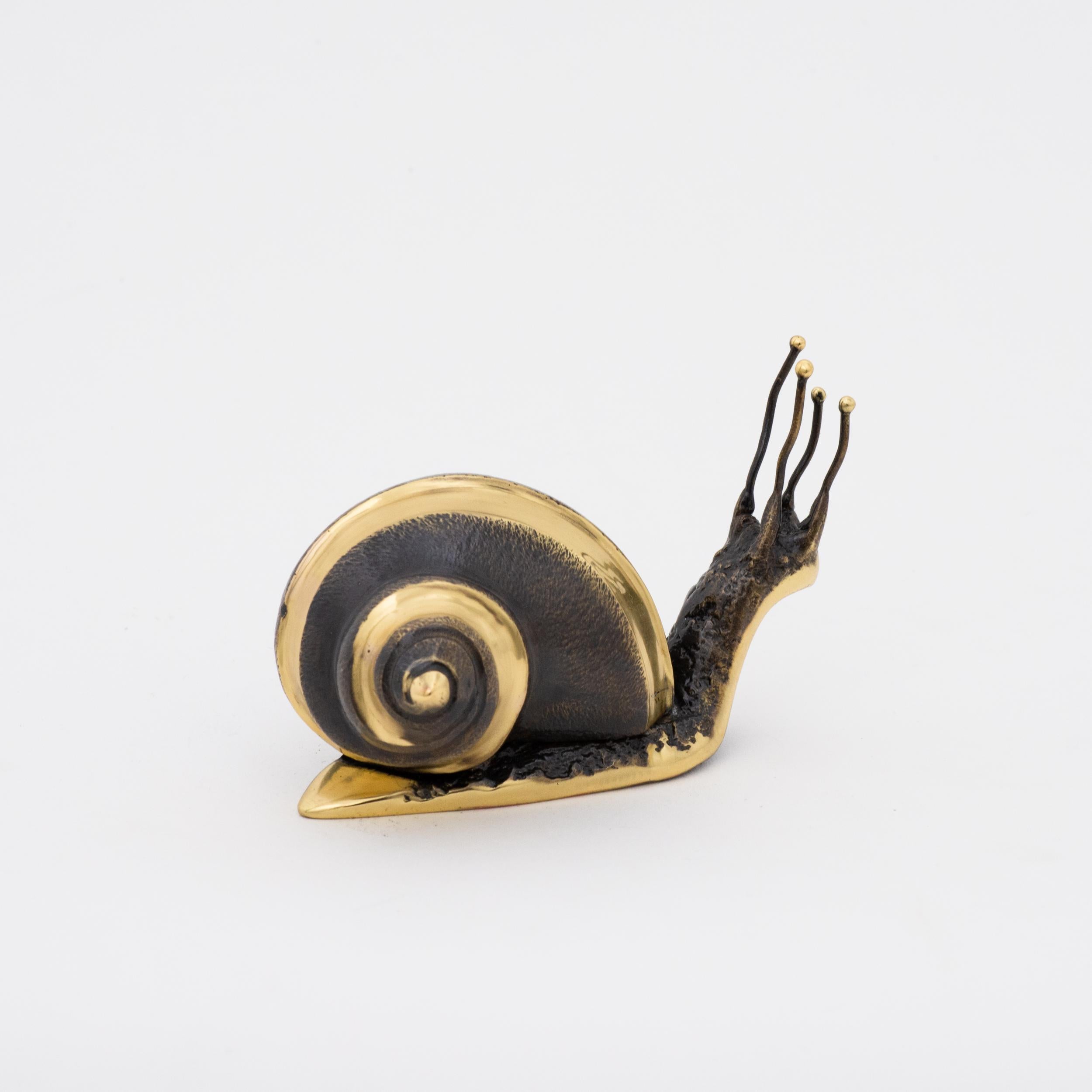 Indian Handmade Cast Brass Decorative Snail Large Paperweight For Sale