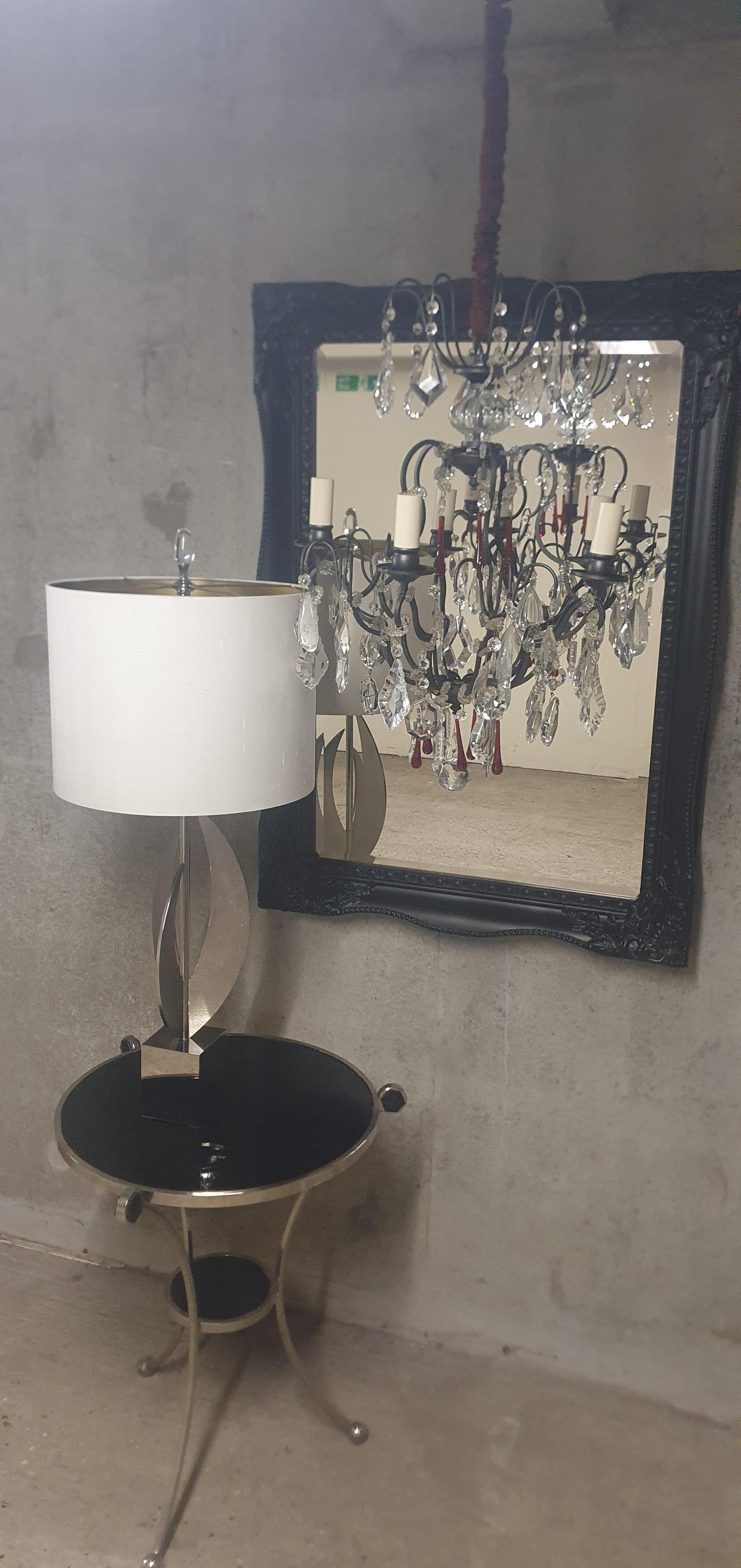 Table d'appoint en bronze coulé à la main en nickel poli avec verre noir en vente 6