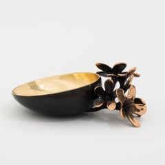 Handgefertigte indische Schale aus Bronzeguss mit Blumen, Ablageschale