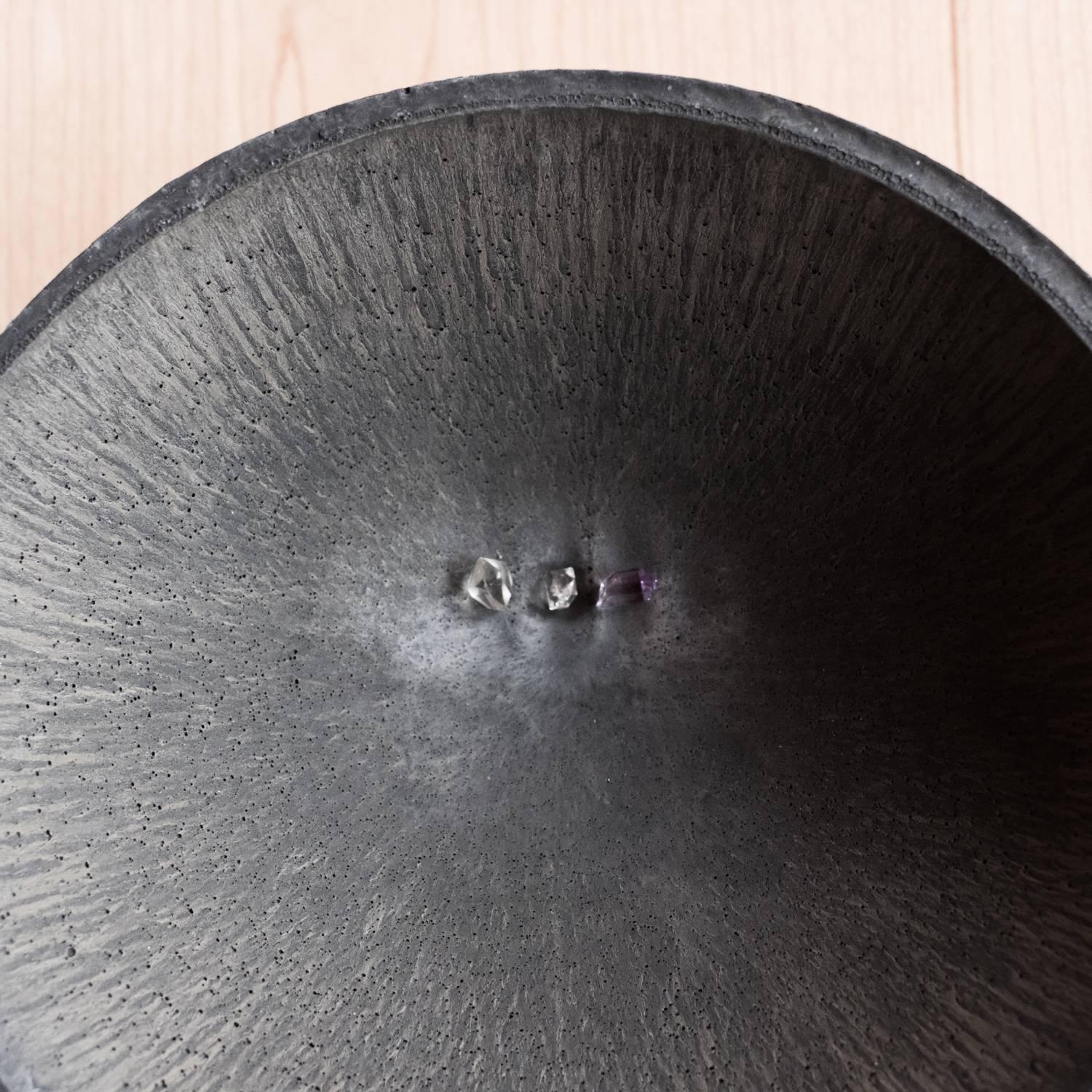 Handmade Cast Concrete Bowl in Black Charcoal by UMÉ Studio 3