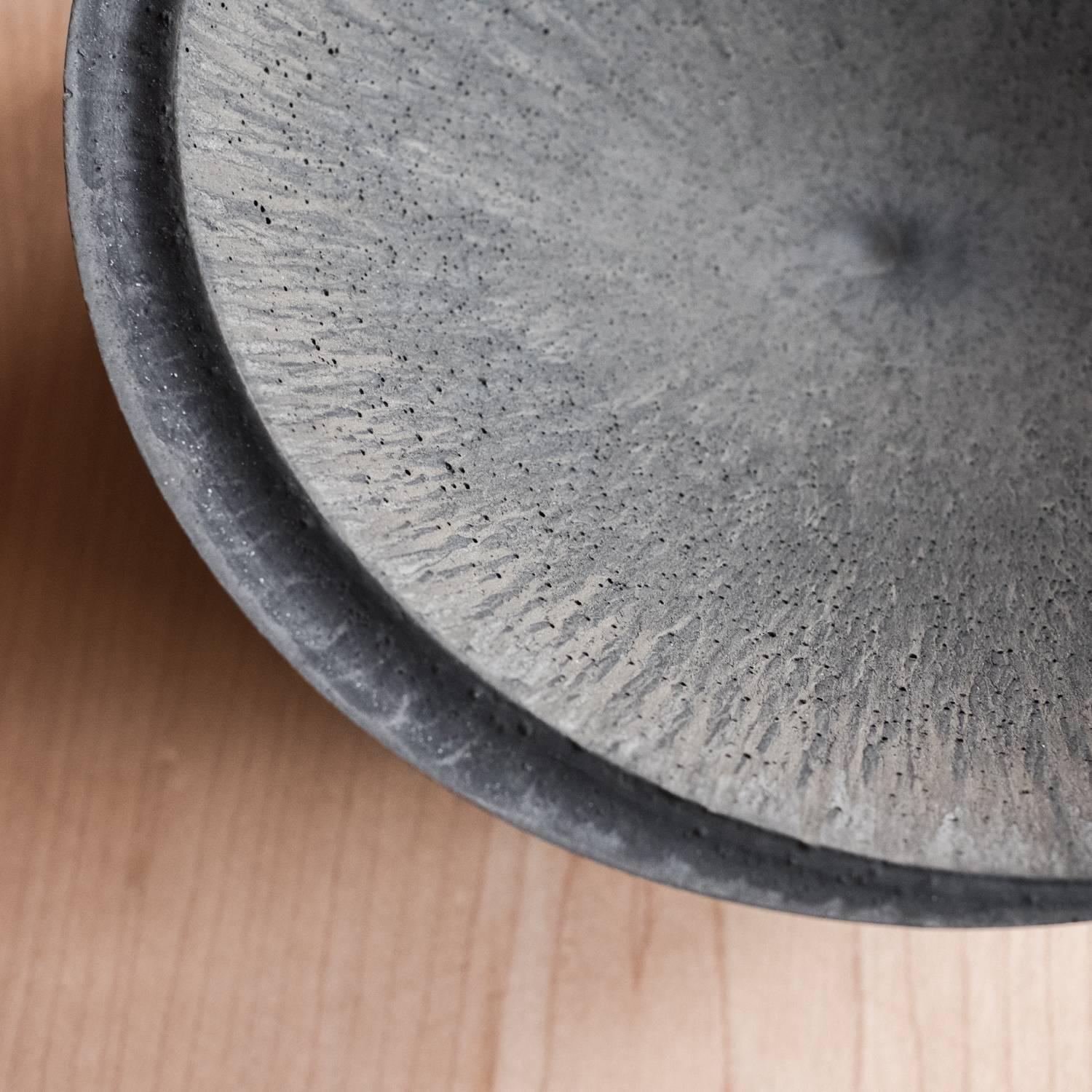 Handmade Cast Concrete Bowl in Black Charcoal by UMÉ Studio For Sale 3
