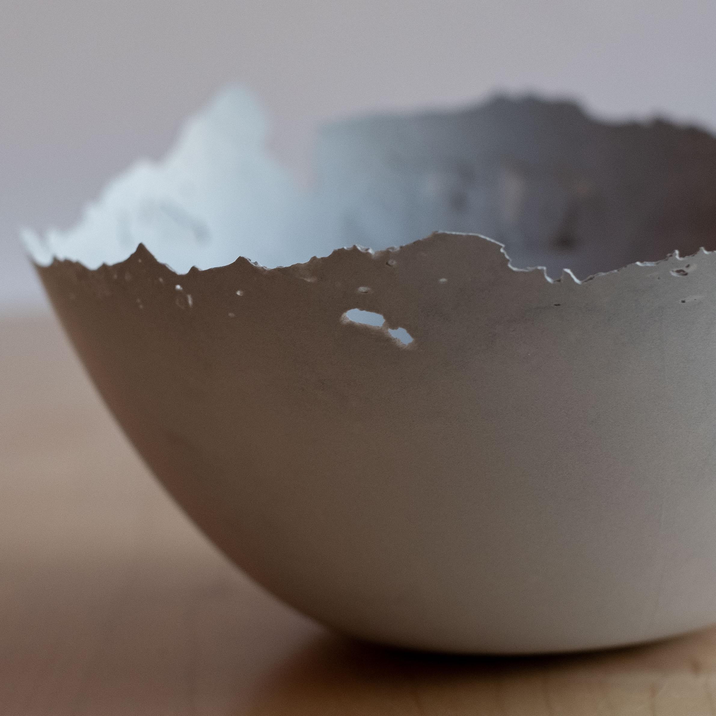 Bol gris en béton moulé à la main par UME Studio en vente 4