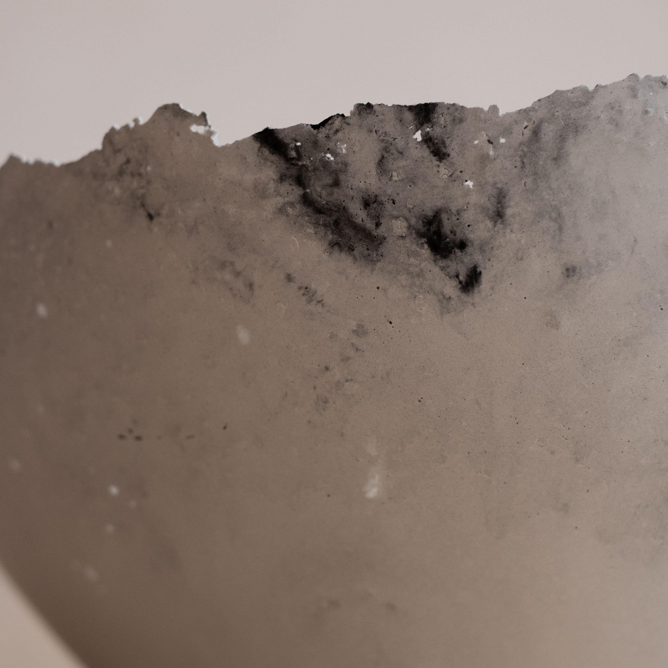 Bol gris en béton moulé à la main par UME Studio en vente 4