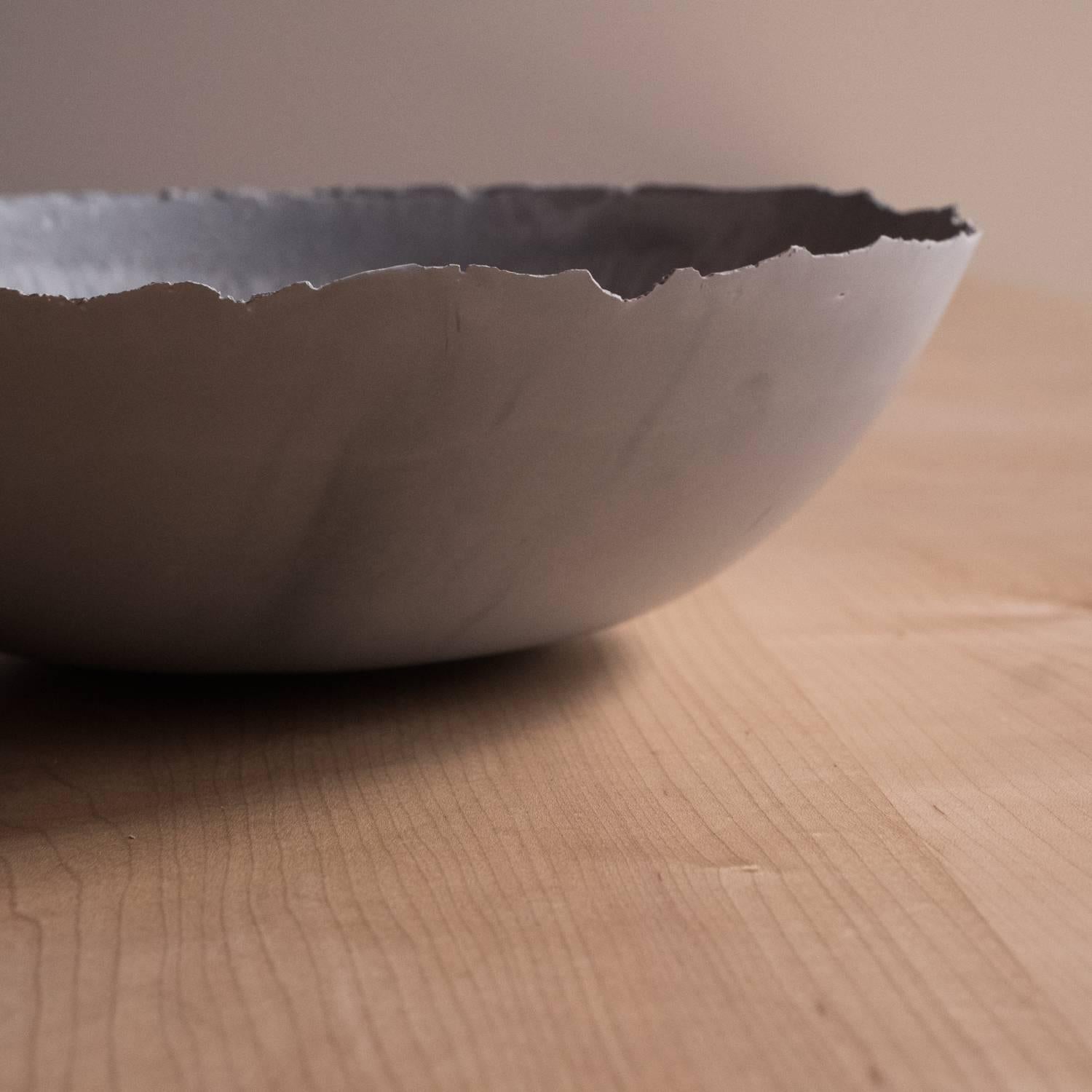 Bol en béton moulé gris fait à la main par UMÉ Studio en vente 5