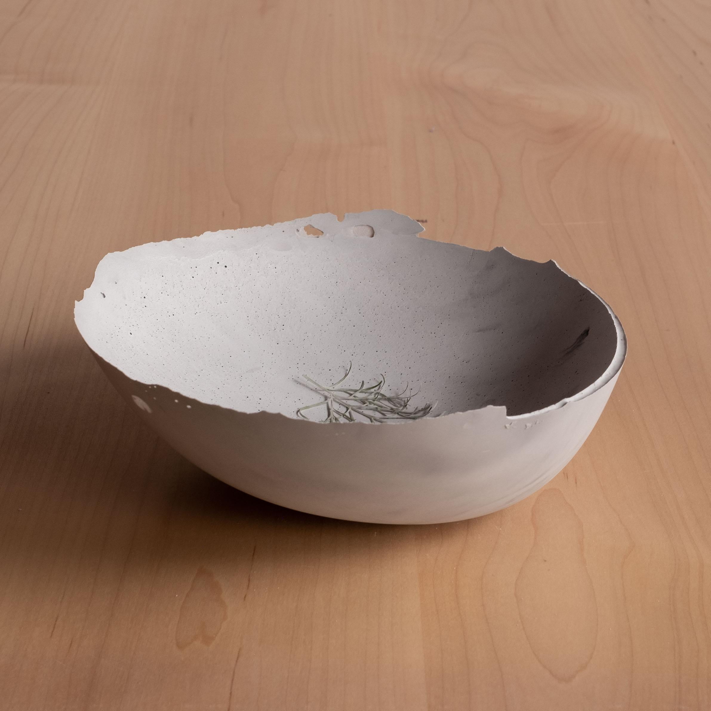 Cuenco de hormigón gris hecho a mano por UME Studio en venta 5
