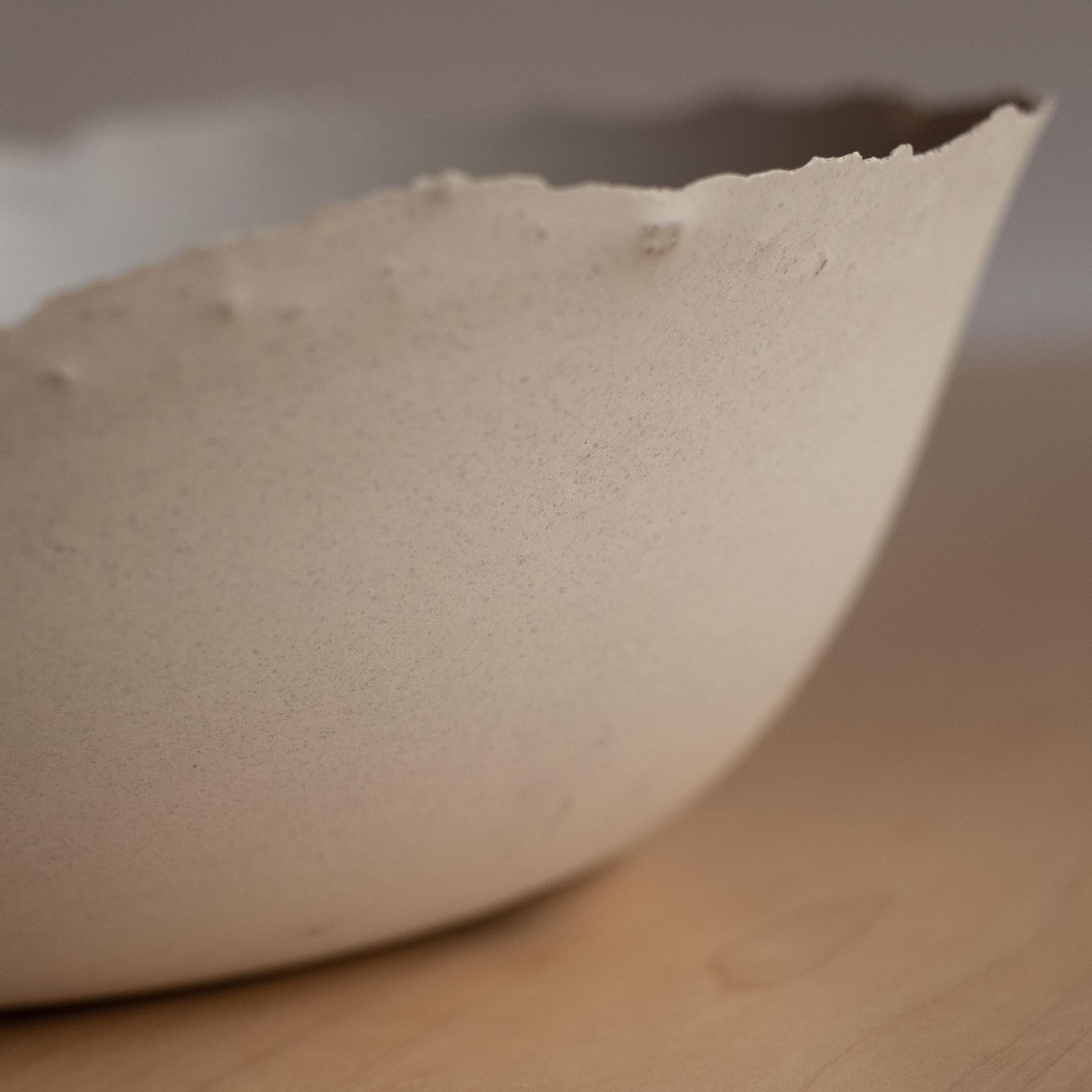 Bol gris en béton moulé à la main par UME Studio en vente 5