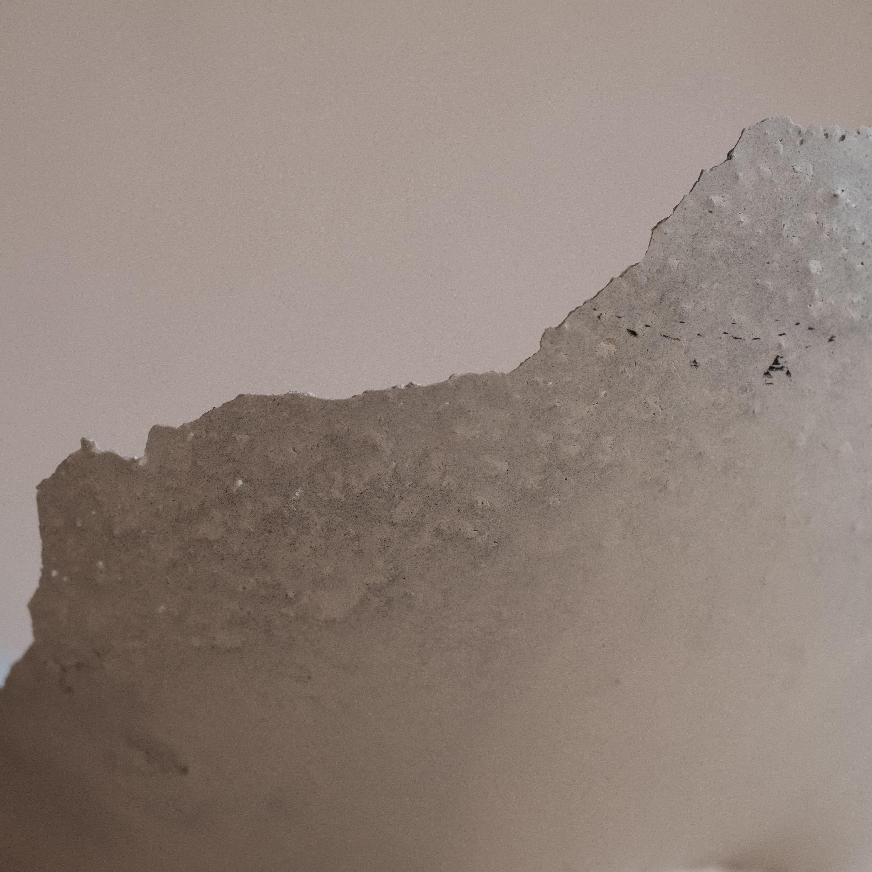 Bol gris en béton moulé à la main par UME Studio en vente 5