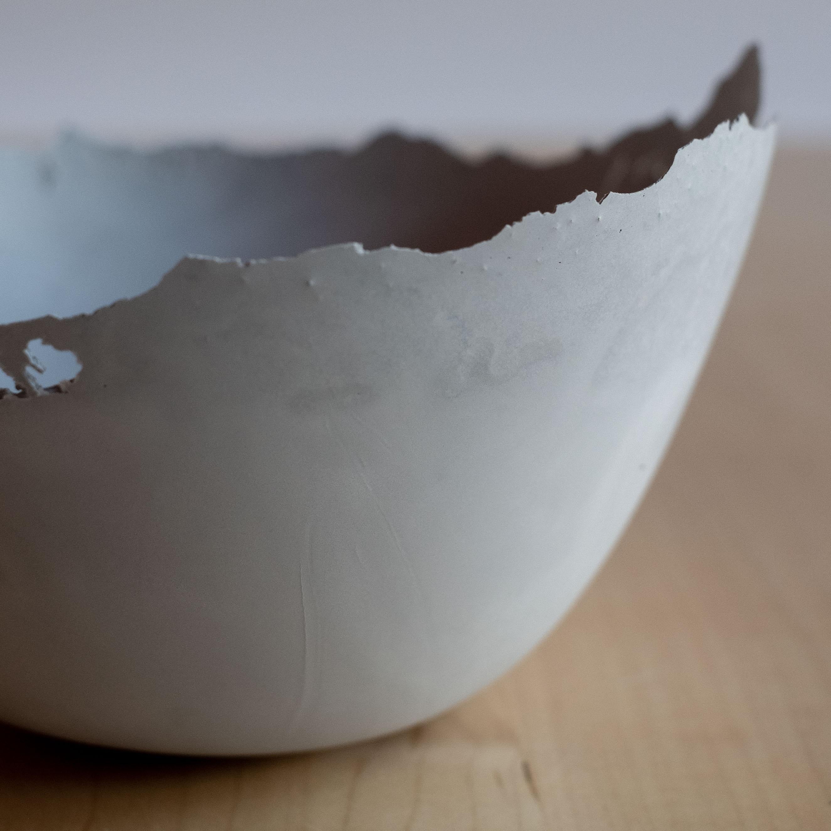 Bol gris en béton moulé à la main par UME Studio en vente 6