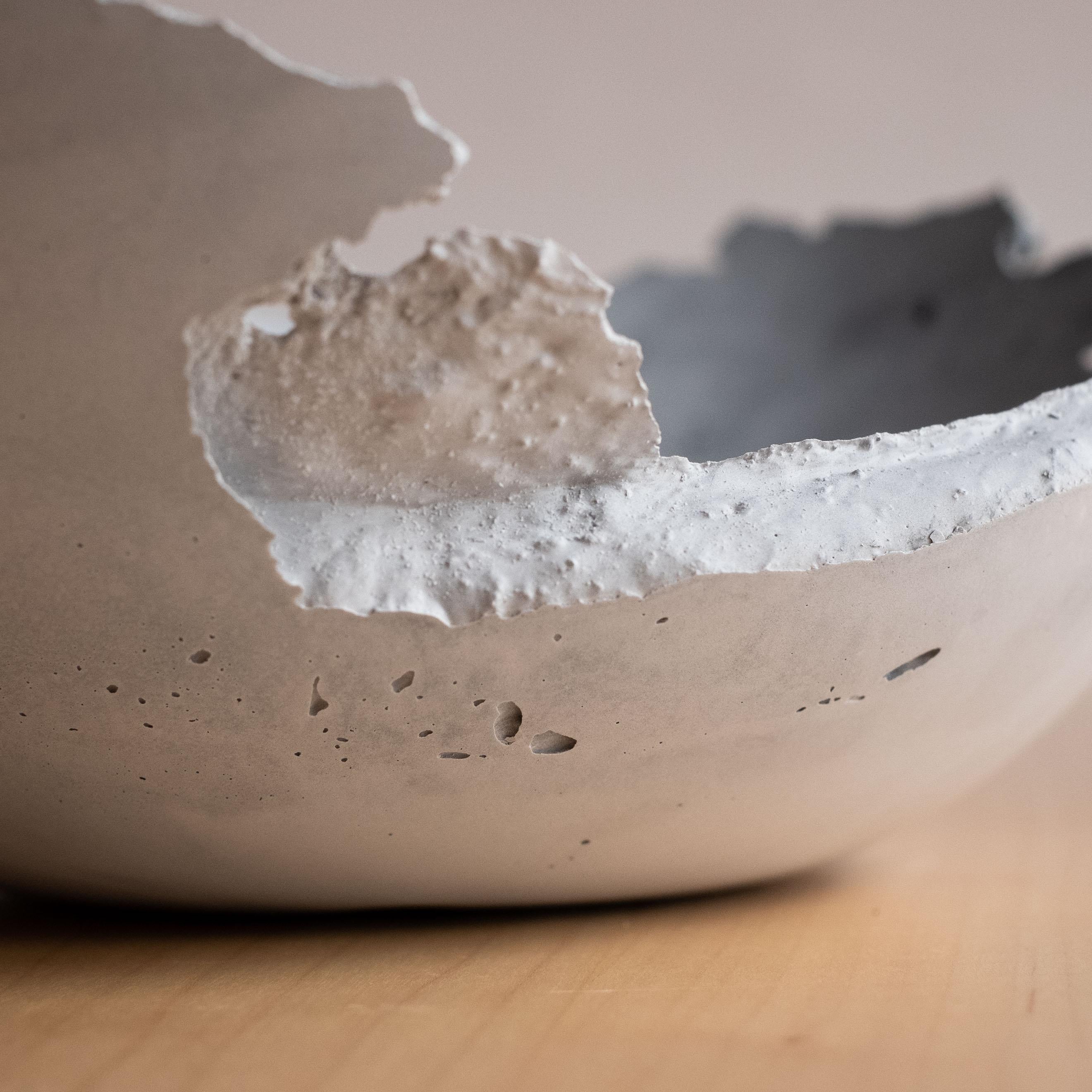 Handmade Cast Concrete Bowl in Grey by UME Studio in vendita 6