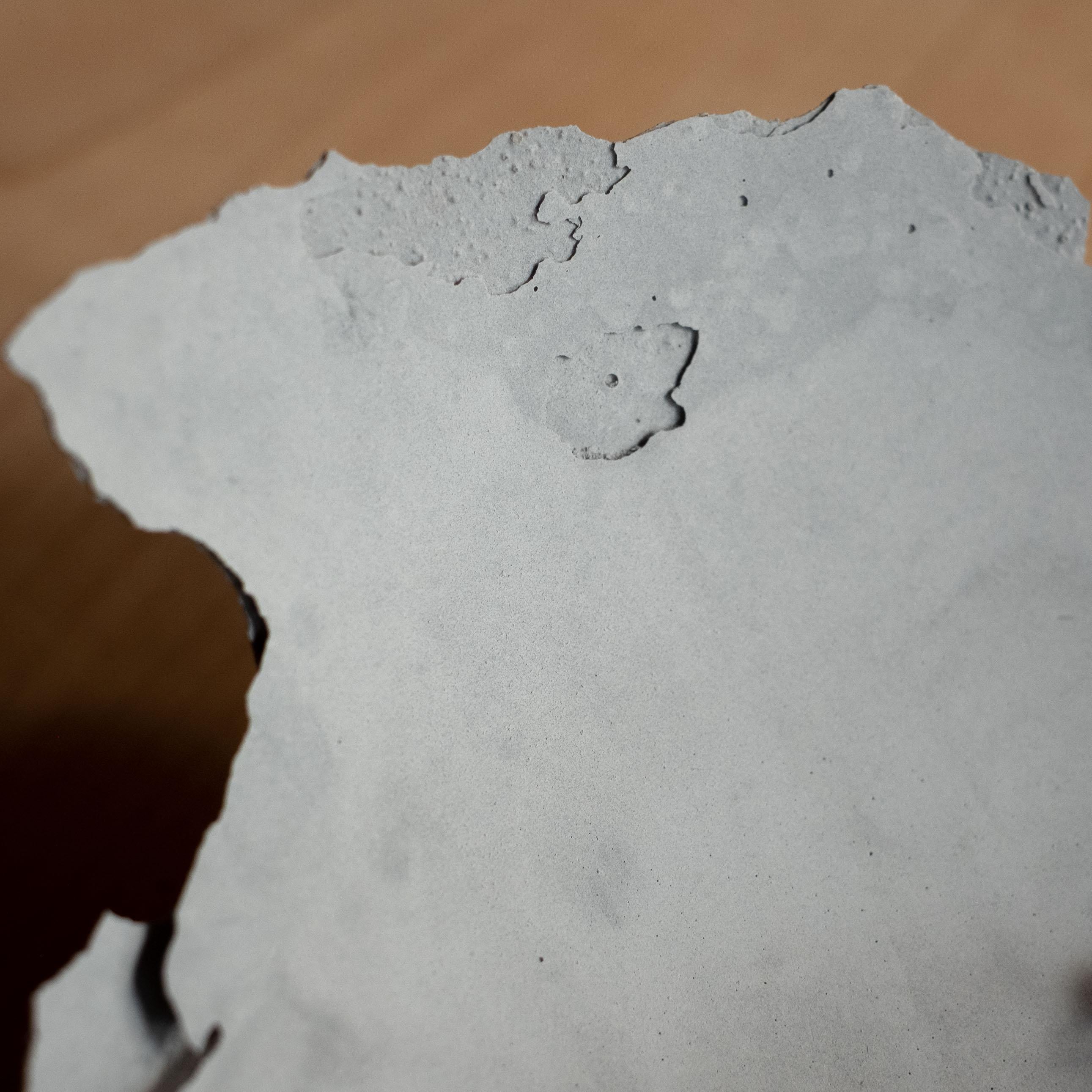 Bol gris en béton moulé à la main par UME Studio en vente 6