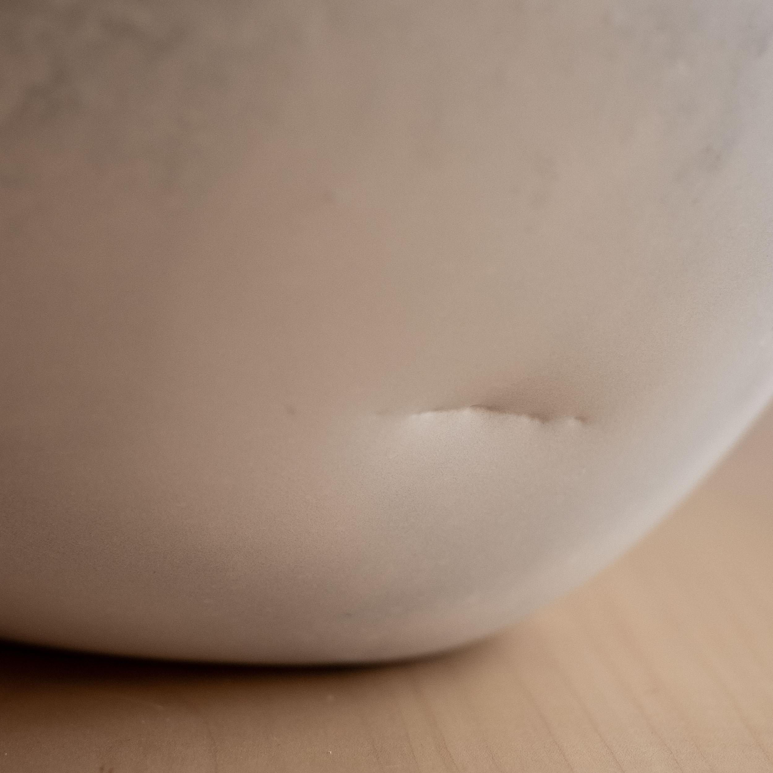 Bol gris en béton moulé à la main par UME Studio en vente 6