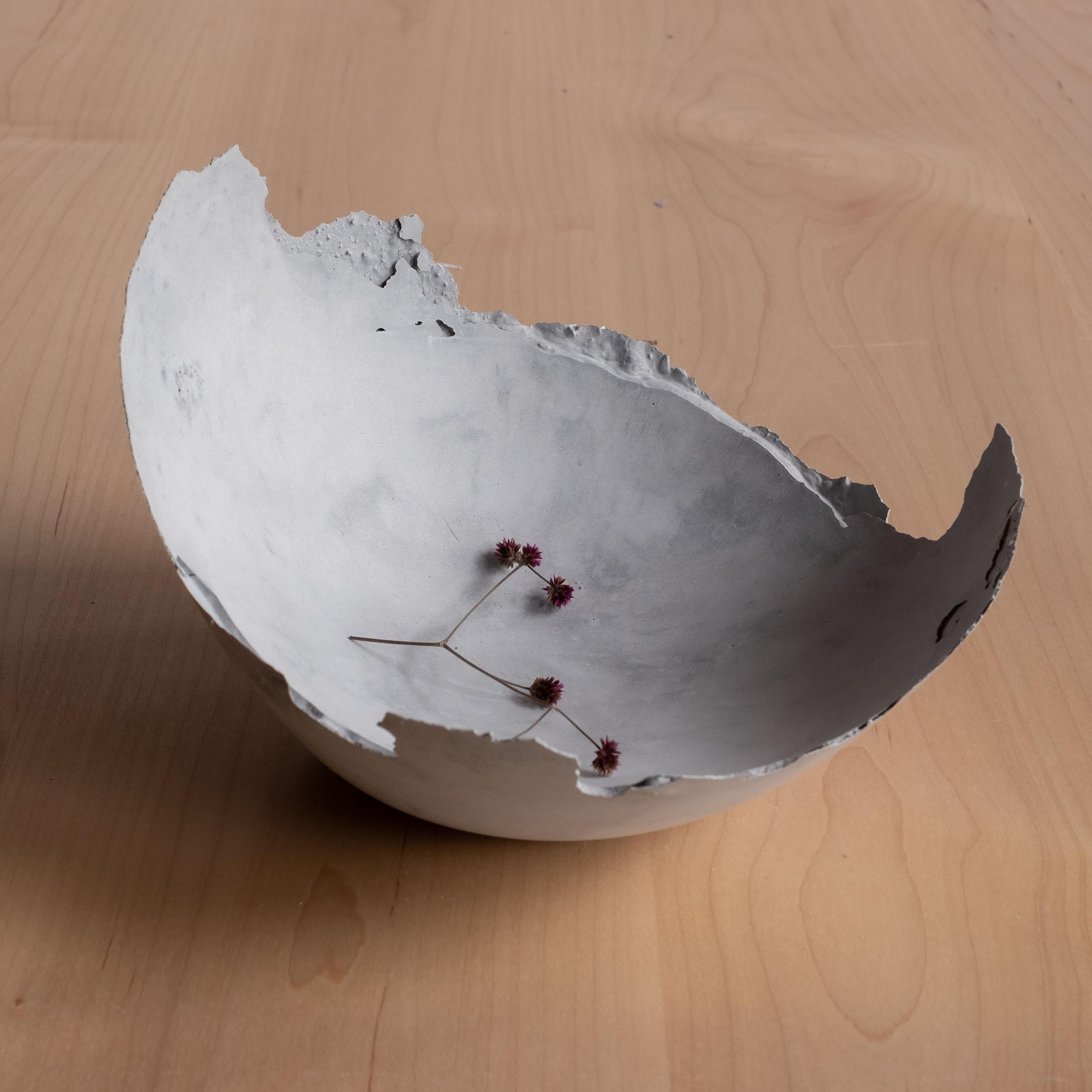 Bol gris en béton moulé à la main par UME Studio en vente 7