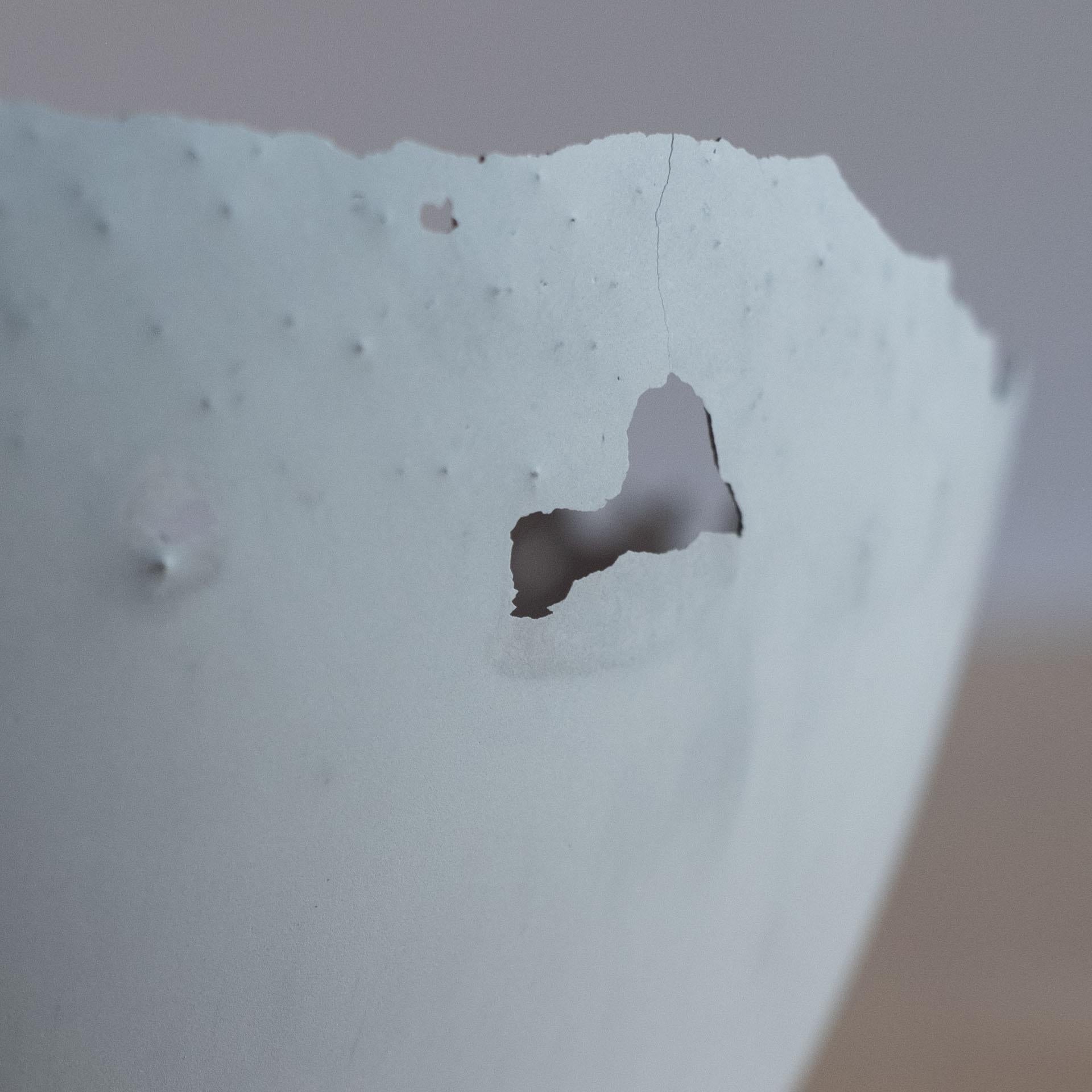 Bol gris en béton moulé à la main par UME Studio en vente 8
