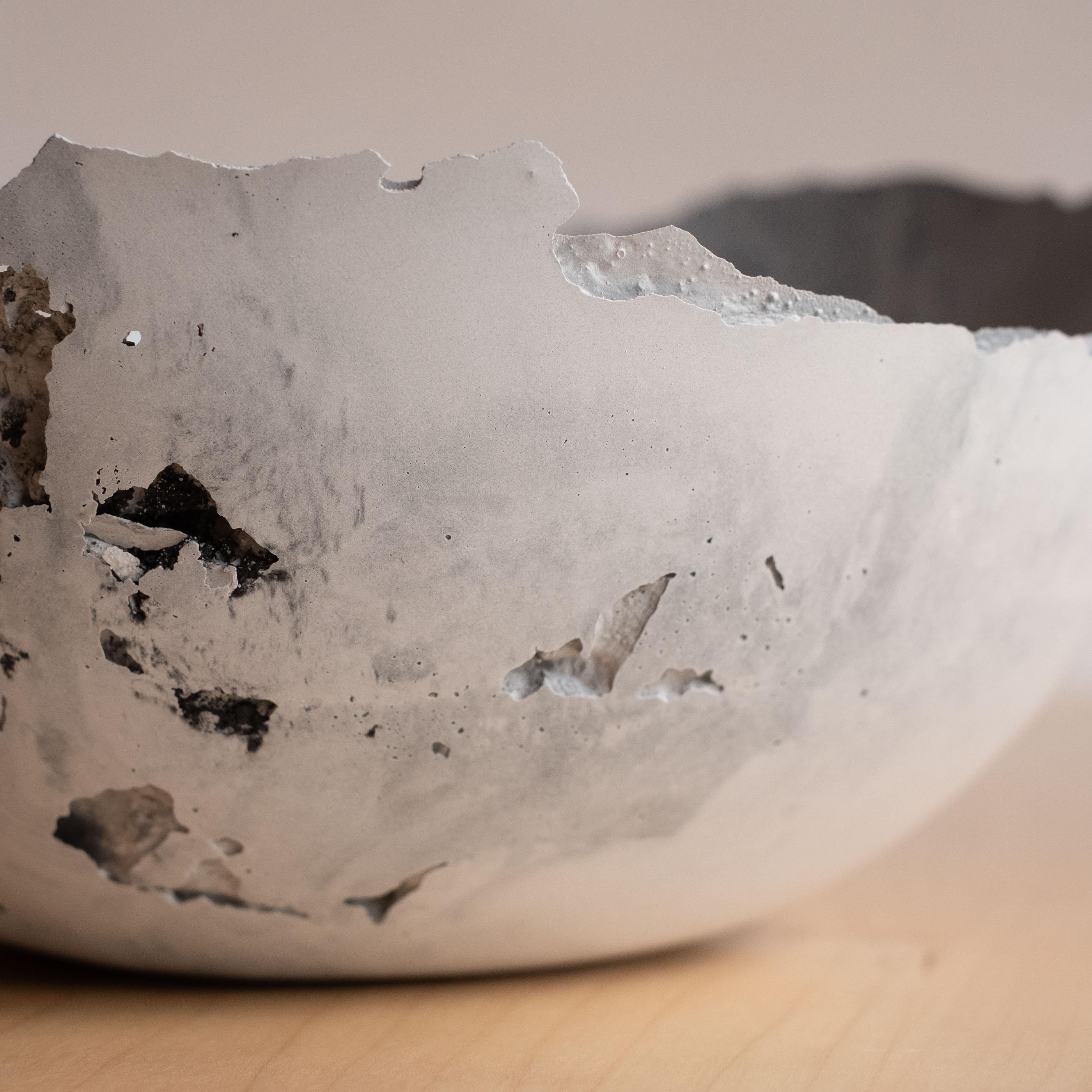 Handmade Cast Concrete Bowl in Grey by UME Studio in vendita 9