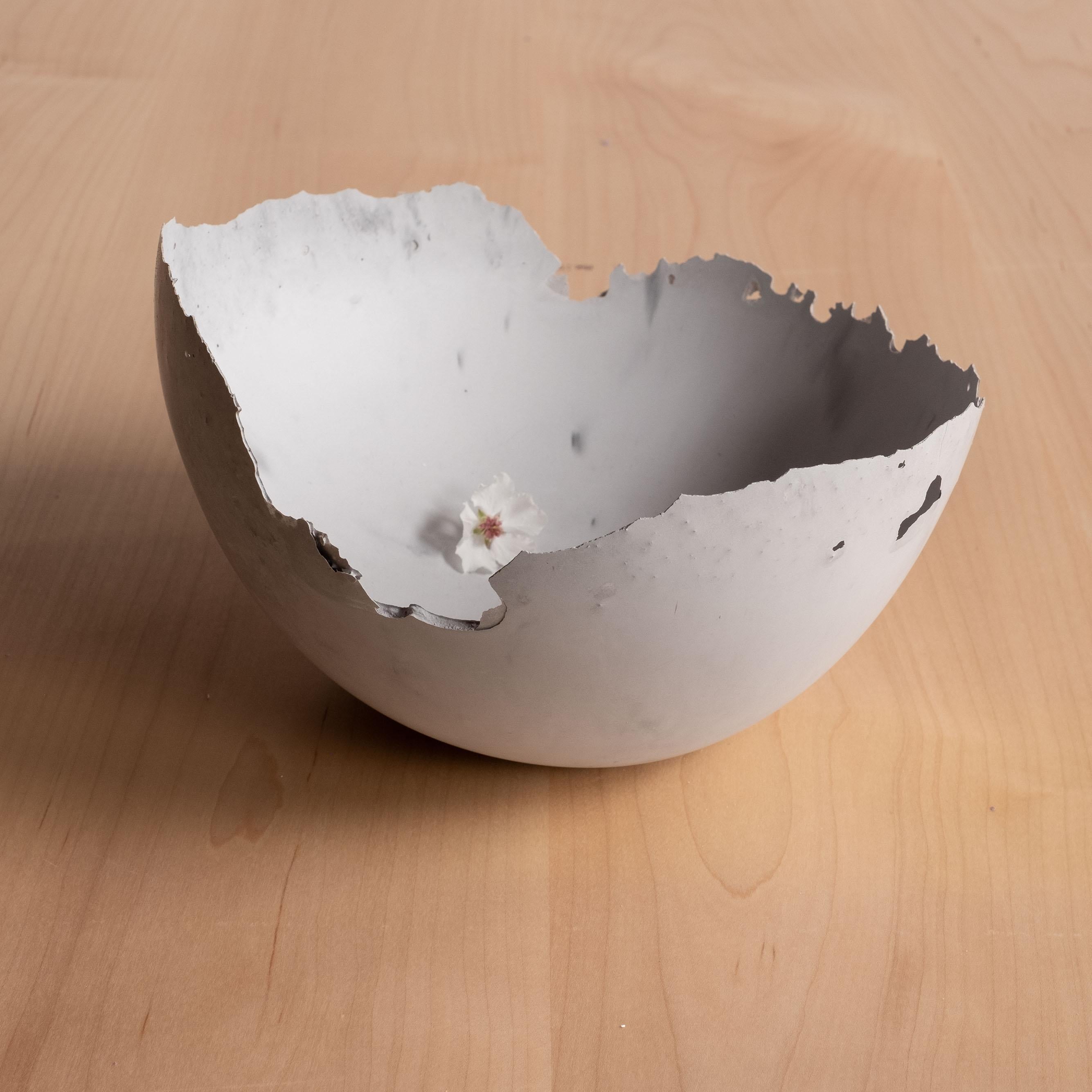Bol gris en béton moulé à la main par UME Studio en vente 11