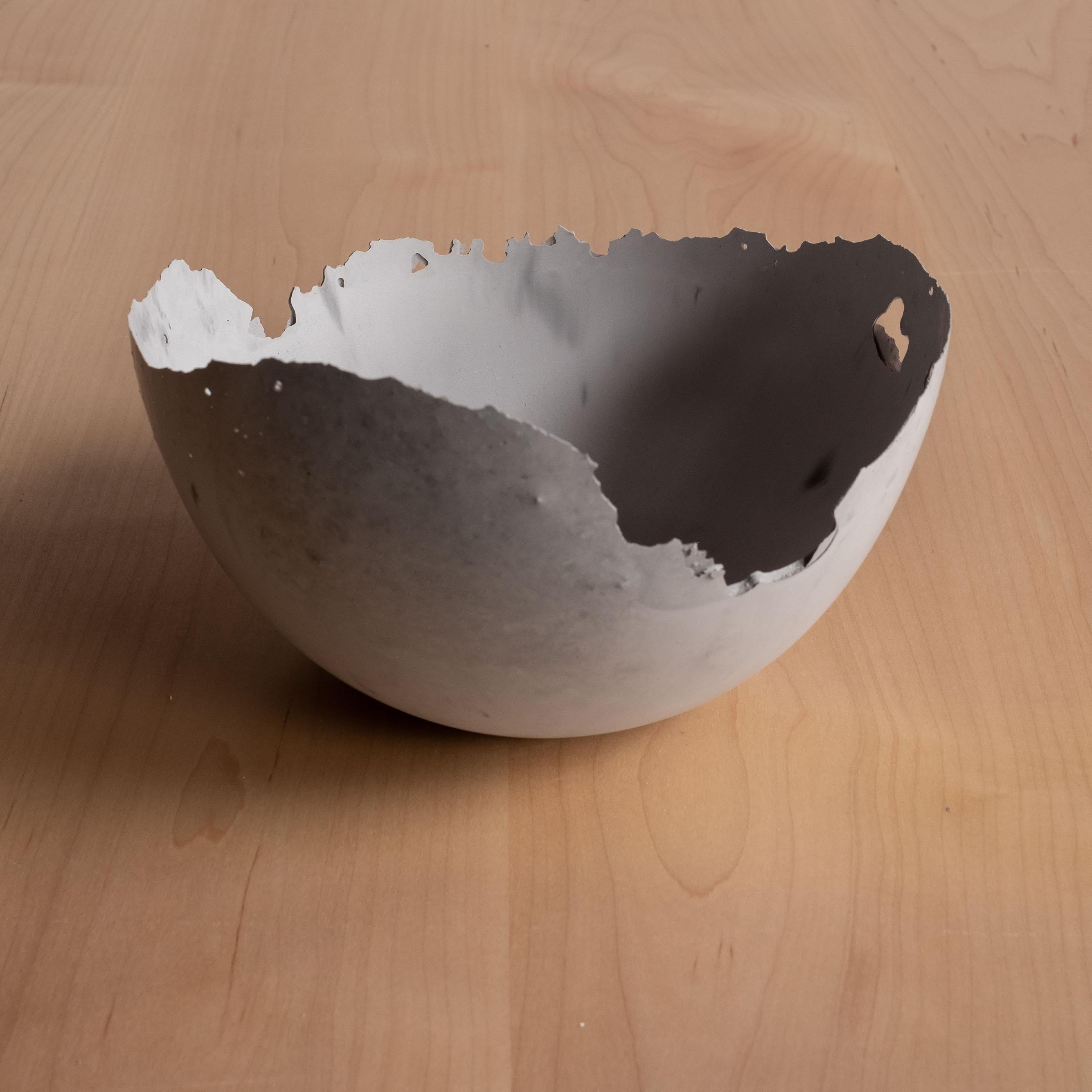 Bol gris en béton moulé à la main par UME Studio en vente 12