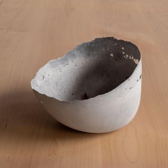 Cuenco de hormigón gris hecho a mano por UME Studio
