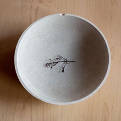 Handgefertigte Schale aus Gussbeton in Grau von UMÉ Studio