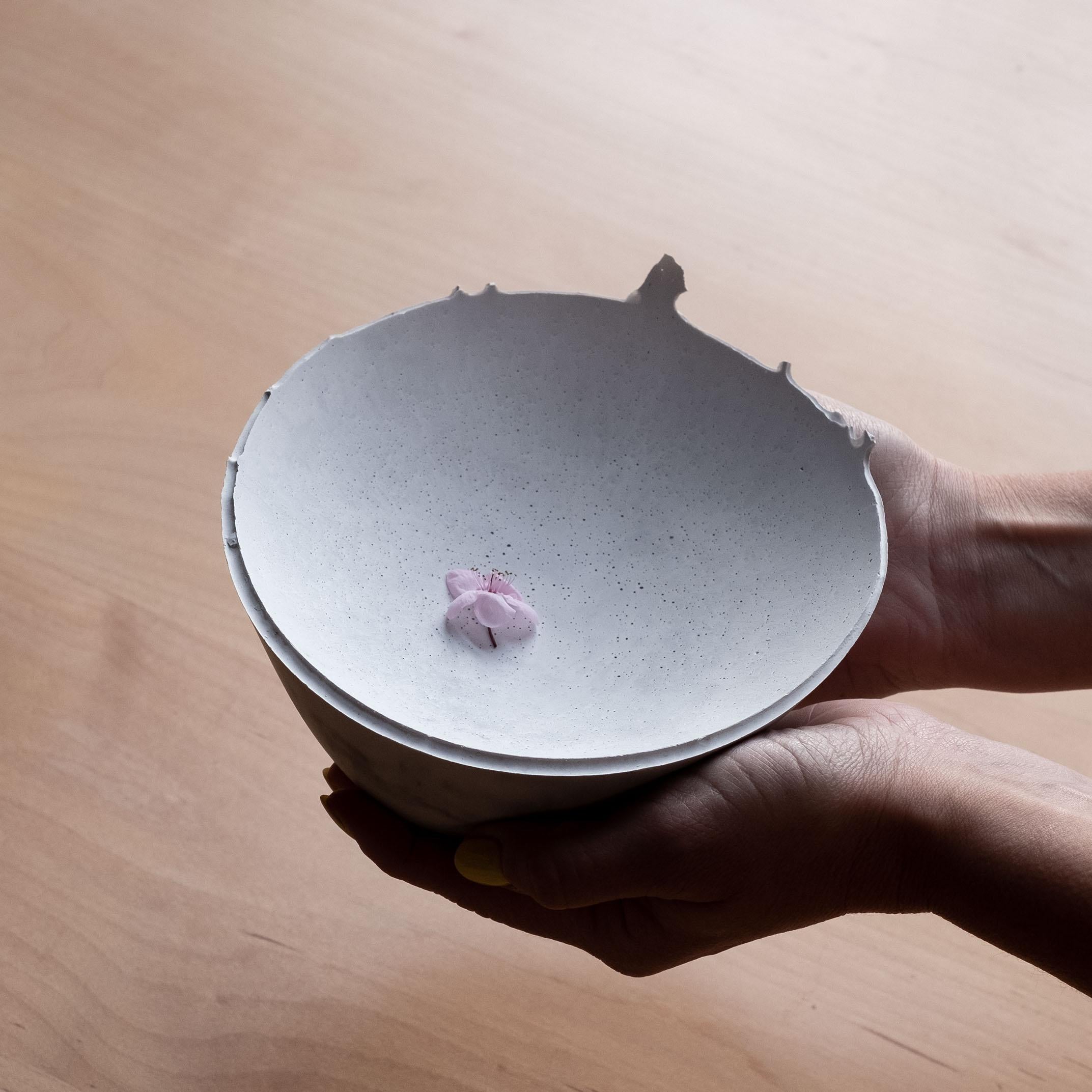 An edition of 150 unique bowls, the concrete Series by UMÉ Studio expresses the tension between heavy concrete and its delicate edge generated by hand pouring. While one assumes concrete should be strong and durable, it is, at its core, fragile.