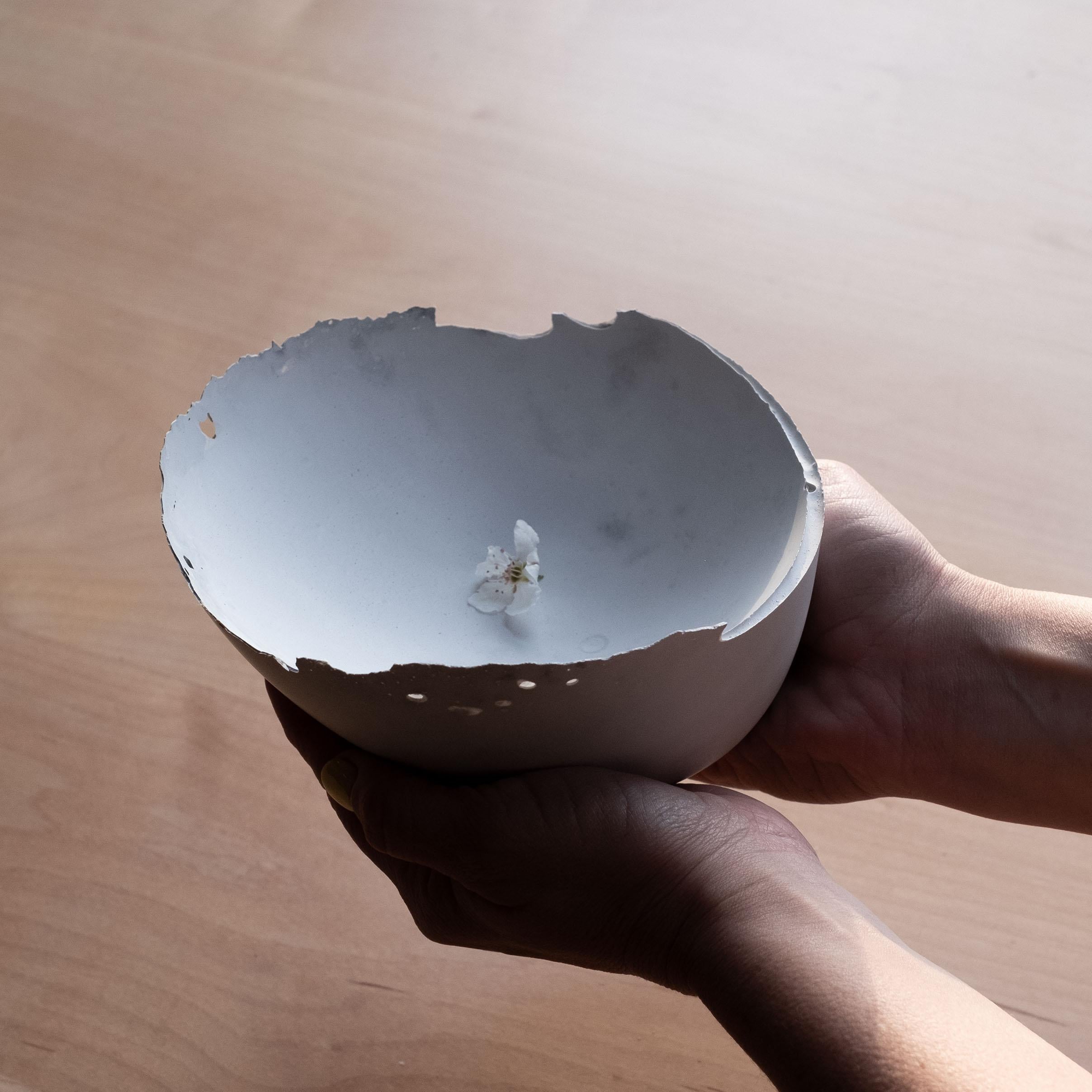 An edition of 150 unique bowls, the concrete Series by UMÉ Studio expresses the tension between heavy concrete and its delicate edge generated by hand pouring. While one assumes concrete should be strong and durable, it is, at its core, fragile.
