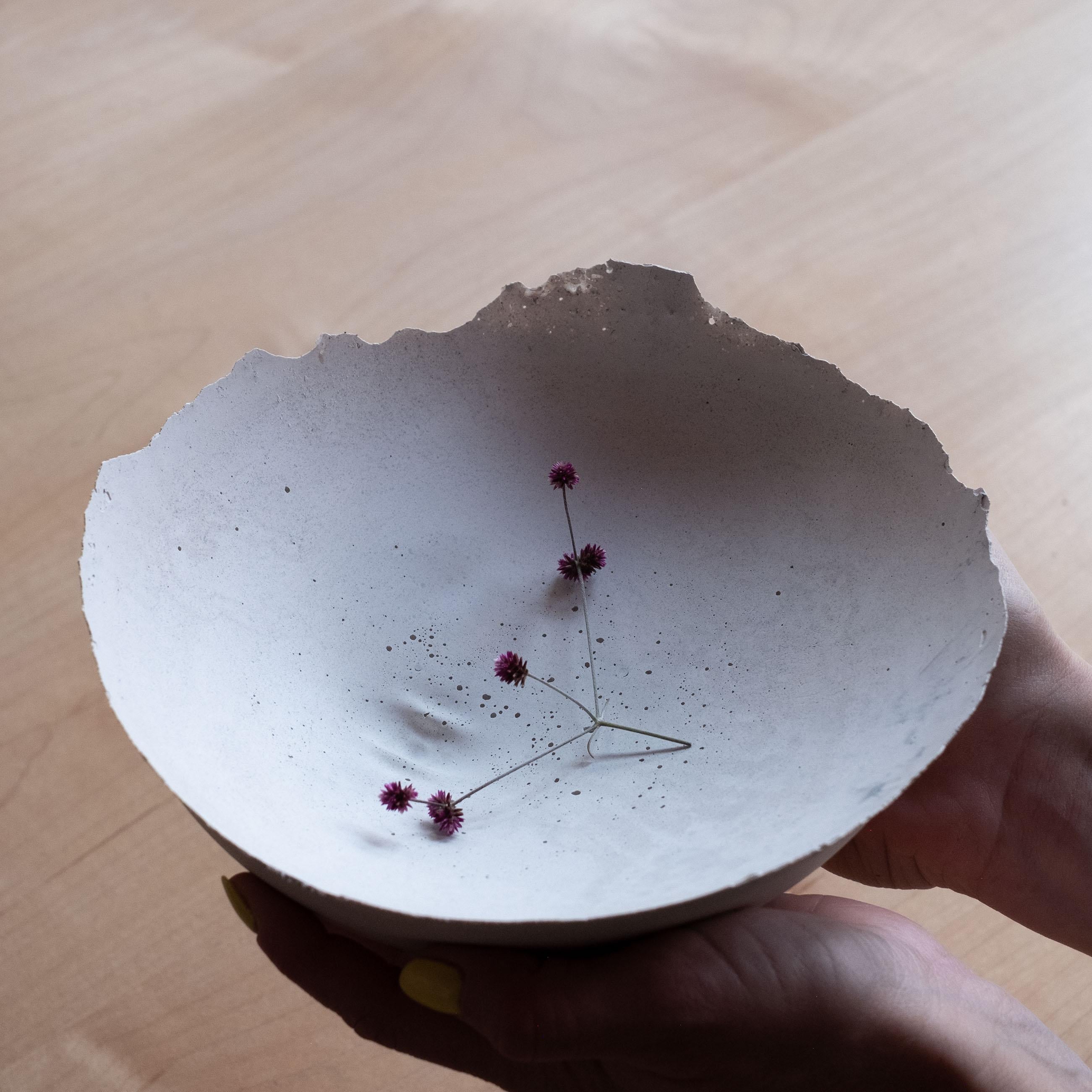 An edition of 150 unique bowls, the concrete Series by UMÉ Studio expresses the tension between heavy concrete and its delicate edge generated by hand pouring. While one assumes concrete should be strong and durable, it is, at its core, fragile.