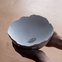Cuenco de hormigón gris hecho a mano por UME Studio