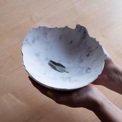 Bol gris en béton moulé à la main par UME Studio