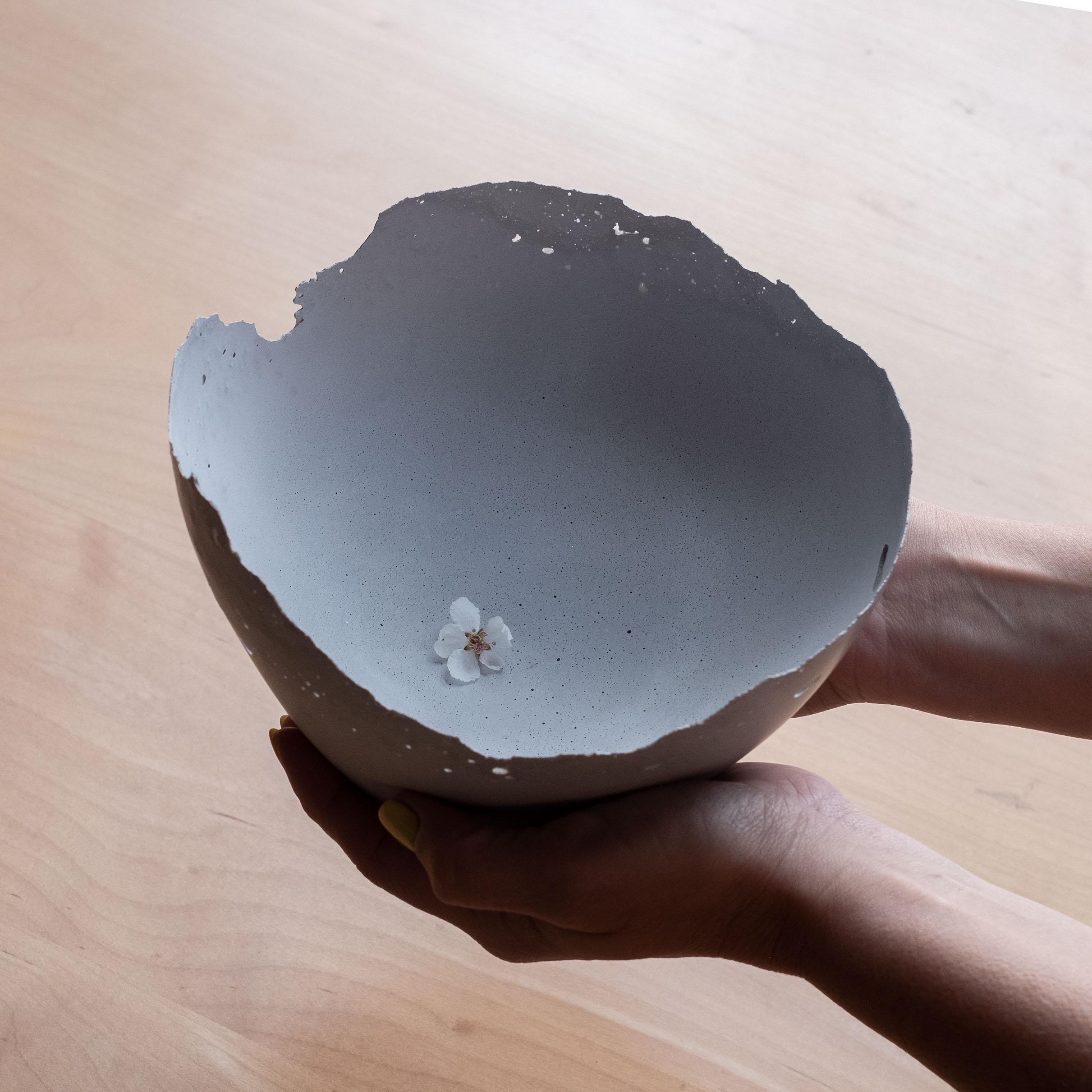An edition of 150 unique bowls, the concrete Series by UMÉ Studio expresses the tension between heavy concrete and its delicate edge generated by hand pouring. While one assumes concrete should be strong and durable, it is, at its core, fragile.