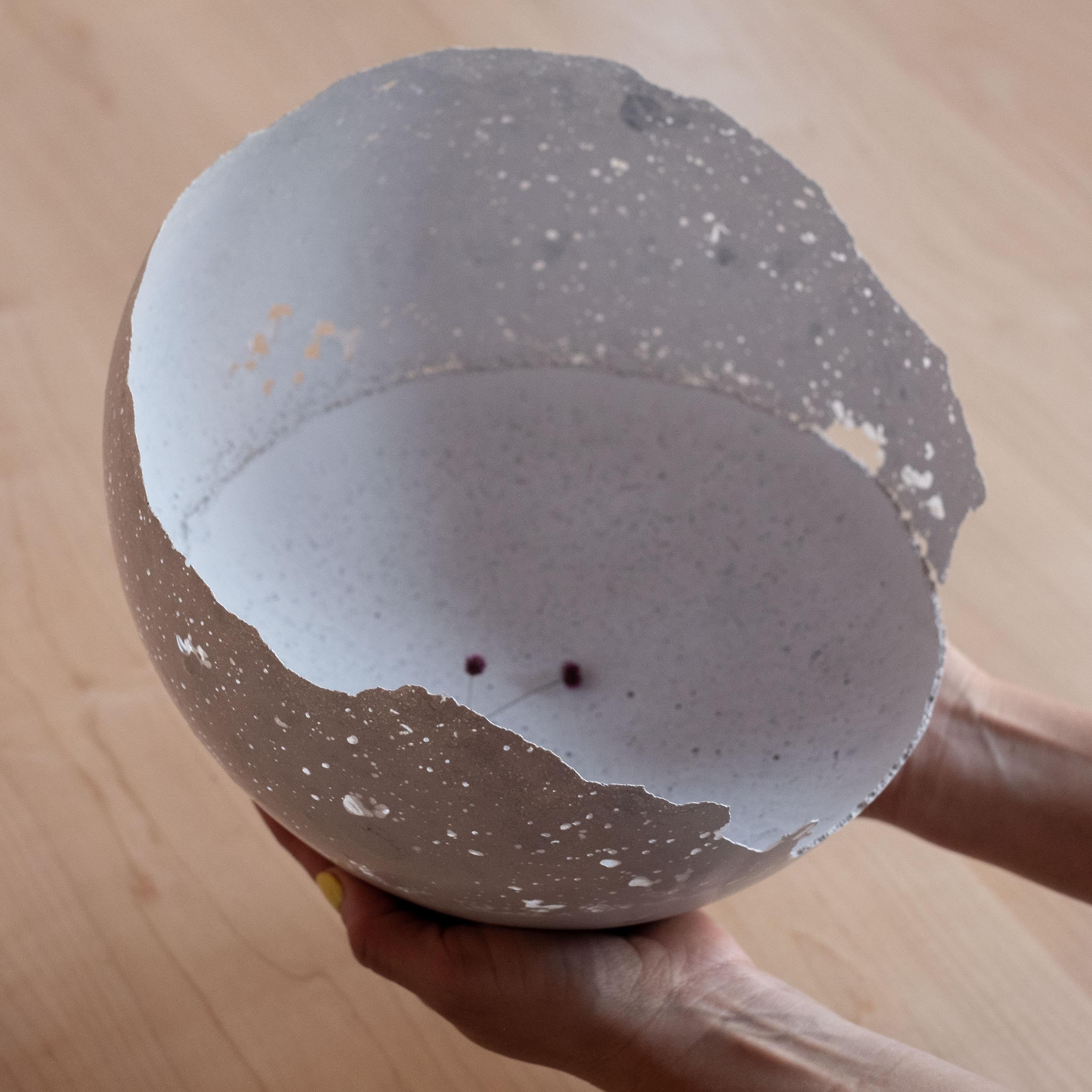 An edition of 150 unique bowls, the concrete Series by UMÉ Studio expresses the tension between heavy concrete and its delicate edge generated by hand pouring. While one assumes concrete should be strong and durable, it is, at its core, fragile.