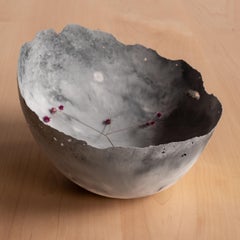 Cuenco de hormigón gris hecho a mano por UMÉ Studio