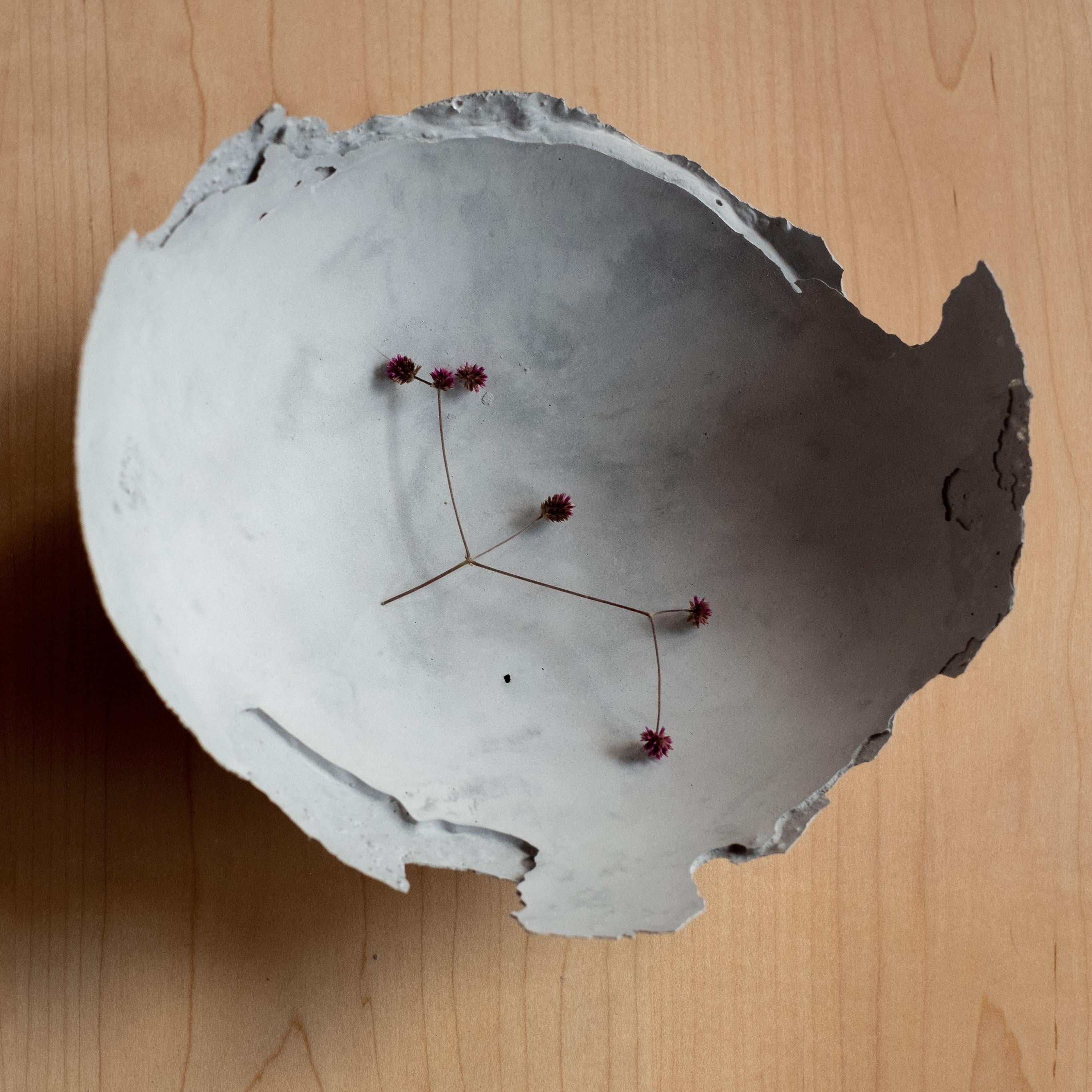 Américain Bol gris en béton moulé à la main par UME Studio en vente