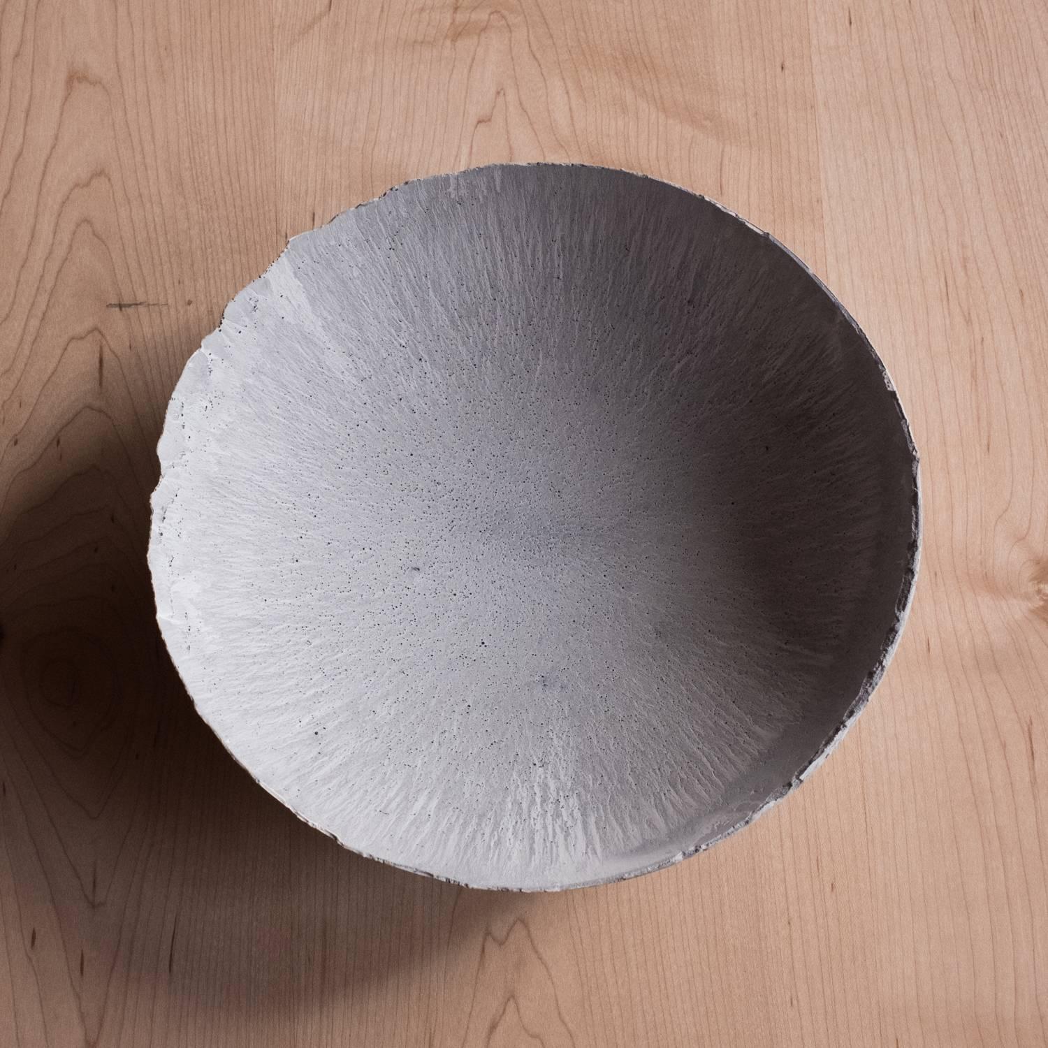 XXIe siècle et contemporain Bol en béton moulé gris fait à la main par UMÉ Studio en vente