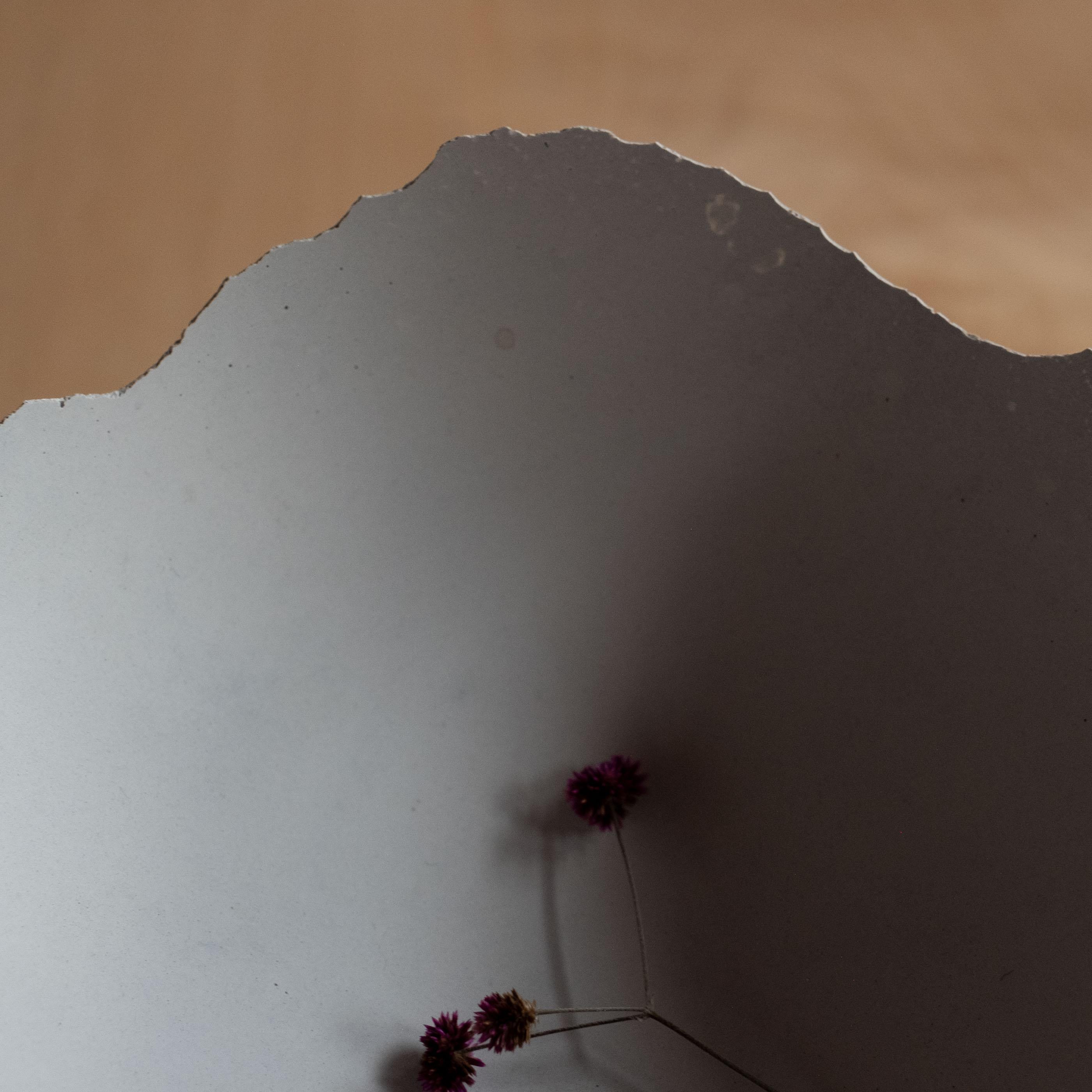 XXI secolo e contemporaneo Ciotola in cemento fuso a mano in grigio di UME Studio A in vendita