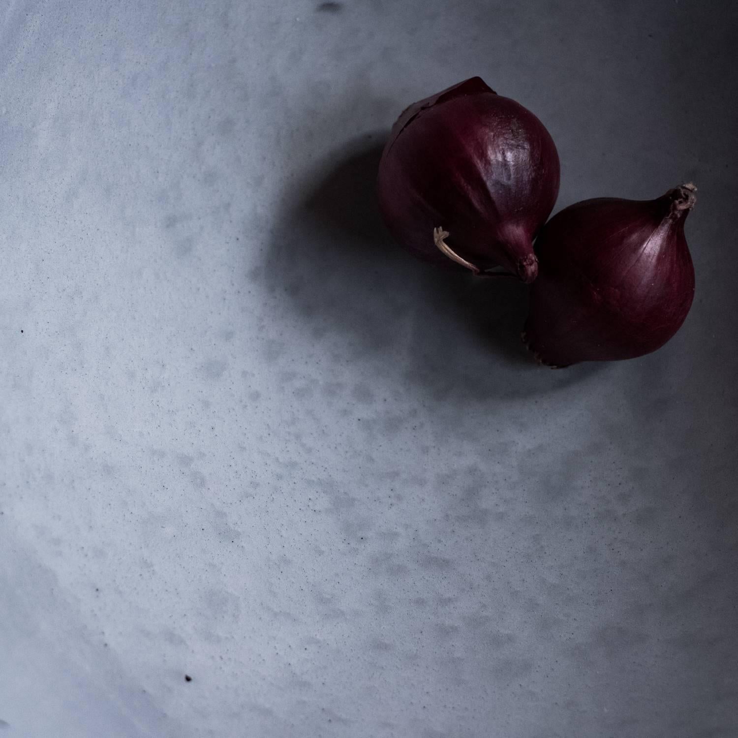 Handgefertigte Schale aus Gussbeton in Grau von UMÉ Studio im Angebot 1