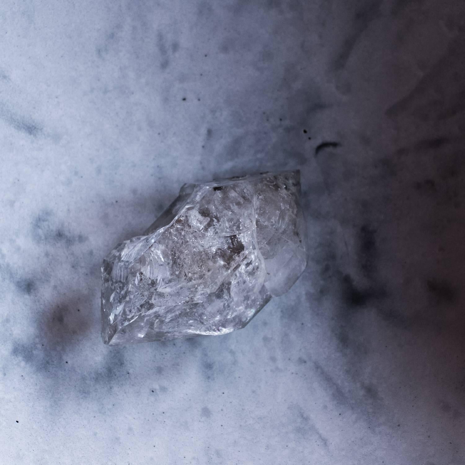 Calcestruzzo Ciotola in cemento fuso a mano in grigio di UMÉ Studio in vendita