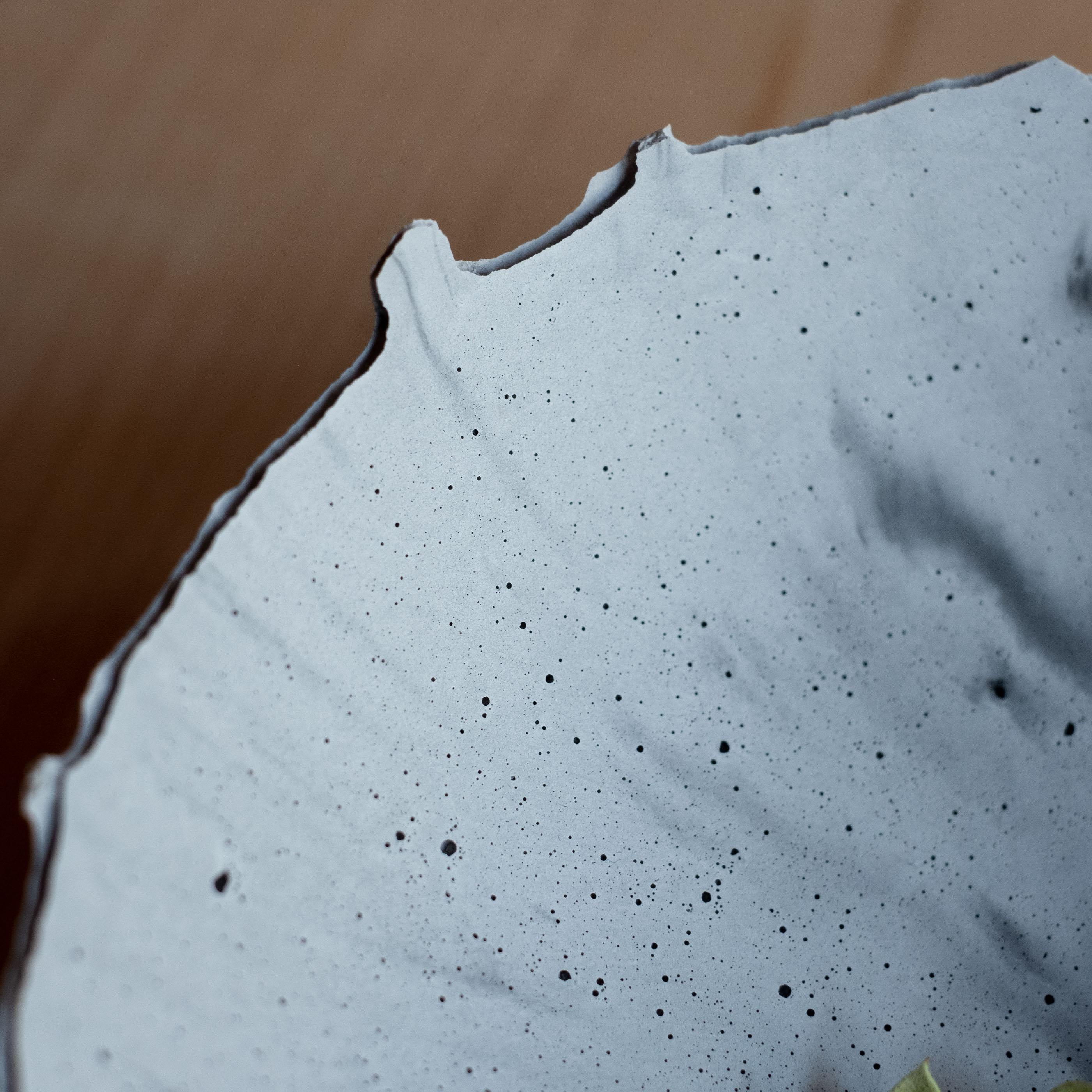 Bol gris en béton moulé à la main par UME Studio en vente 1