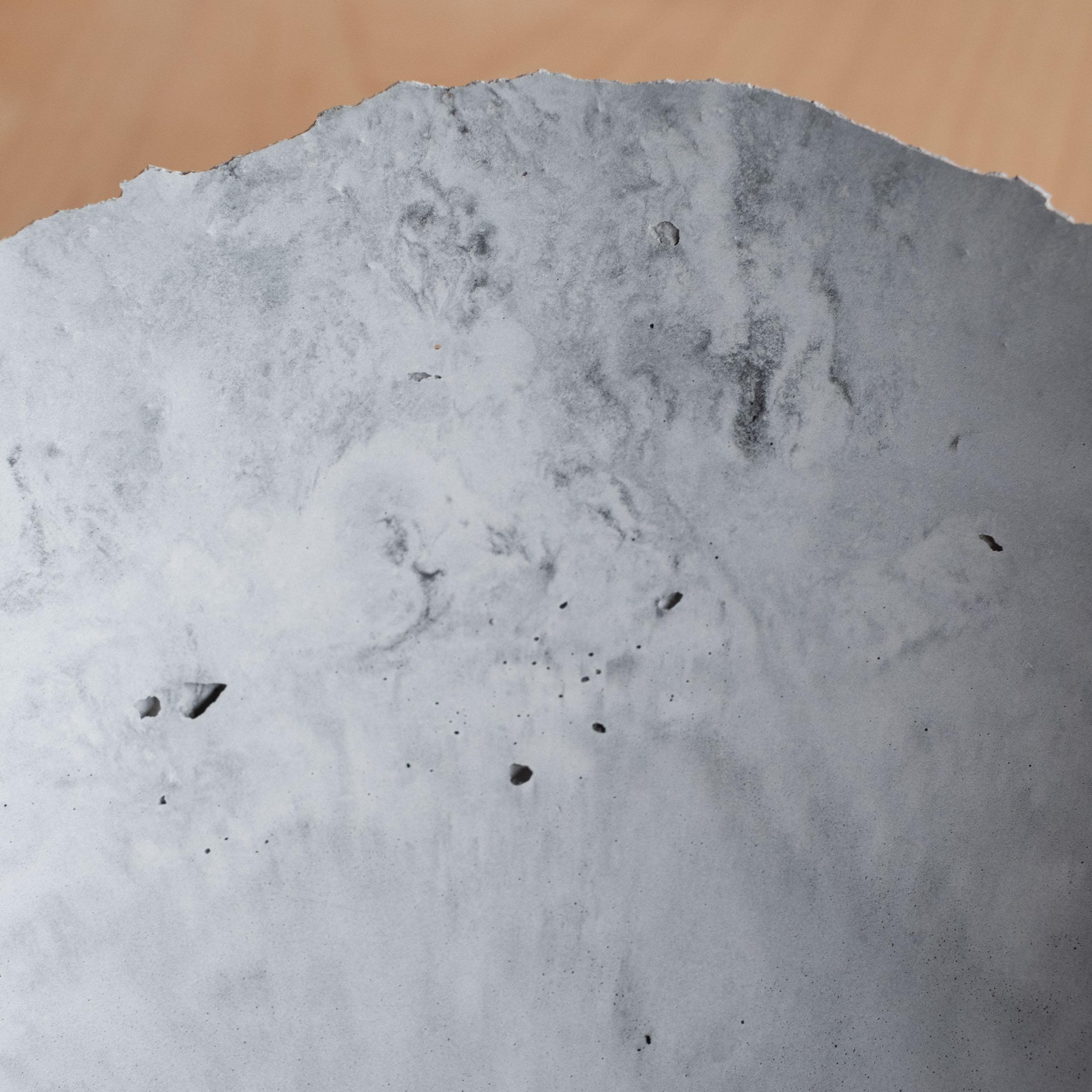Handmade Cast Concrete Bowl in Grey by UME Studio in vendita 1