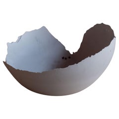 Bol en béton coulé fait à la main en gris par UMÉ Studio
