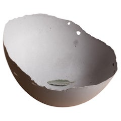 Bol gris en béton moulé à la main par UME Studio