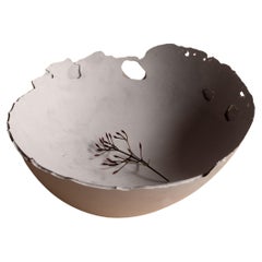 Bol gris en béton moulé à la main par UME Studio
