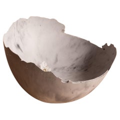 Bol gris en béton moulé à la main par UME Studio
