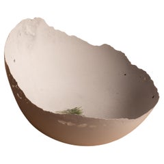 Bol gris en béton moulé à la main par UME Studio