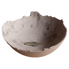 Bol gris en béton moulé à la main par UME Studio