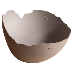 Bol gris en béton moulé à la main par UME Studio
