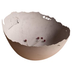 Bol gris en béton moulé à la main par UME Studio