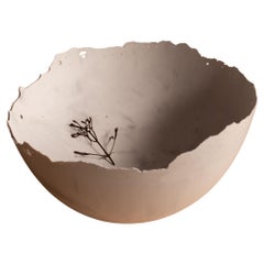 Bol gris en béton moulé à la main par UME Studio