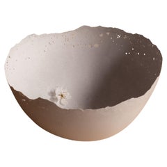 Bol gris en béton moulé à la main par UME Studio